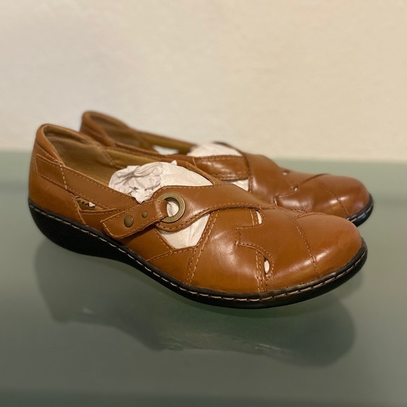 clarks womens shoes narrow width